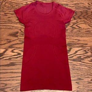 Lululemon red top size 2